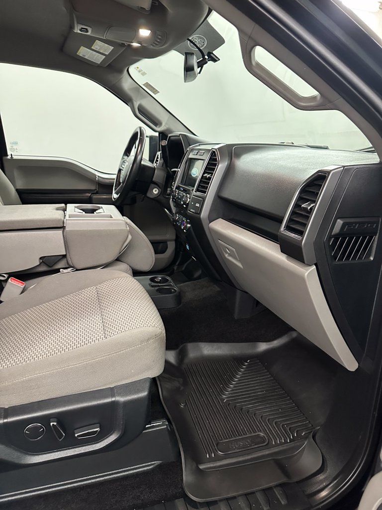 Used 2017 Ford F150 XLT w/ Equipment Group 302A Luxury AWD/4WD image 34