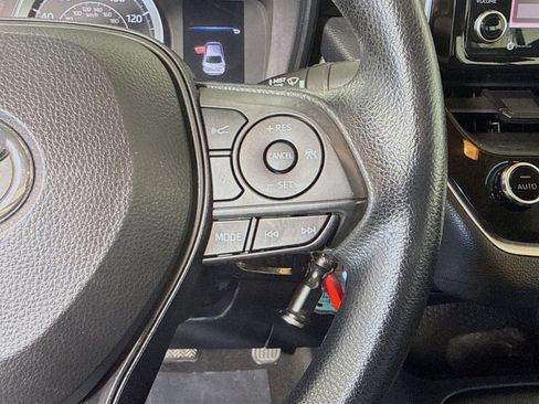 Used 2021 Toyota Corolla LE image 15