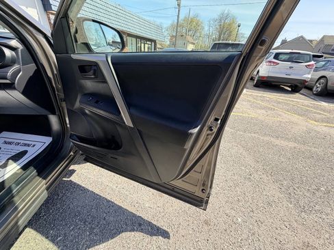 Used 2013 Toyota RAV4 XLE image 16