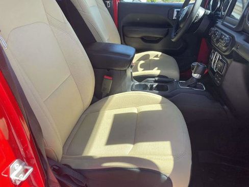 Used 2023 Jeep Gladiator Willys image 24