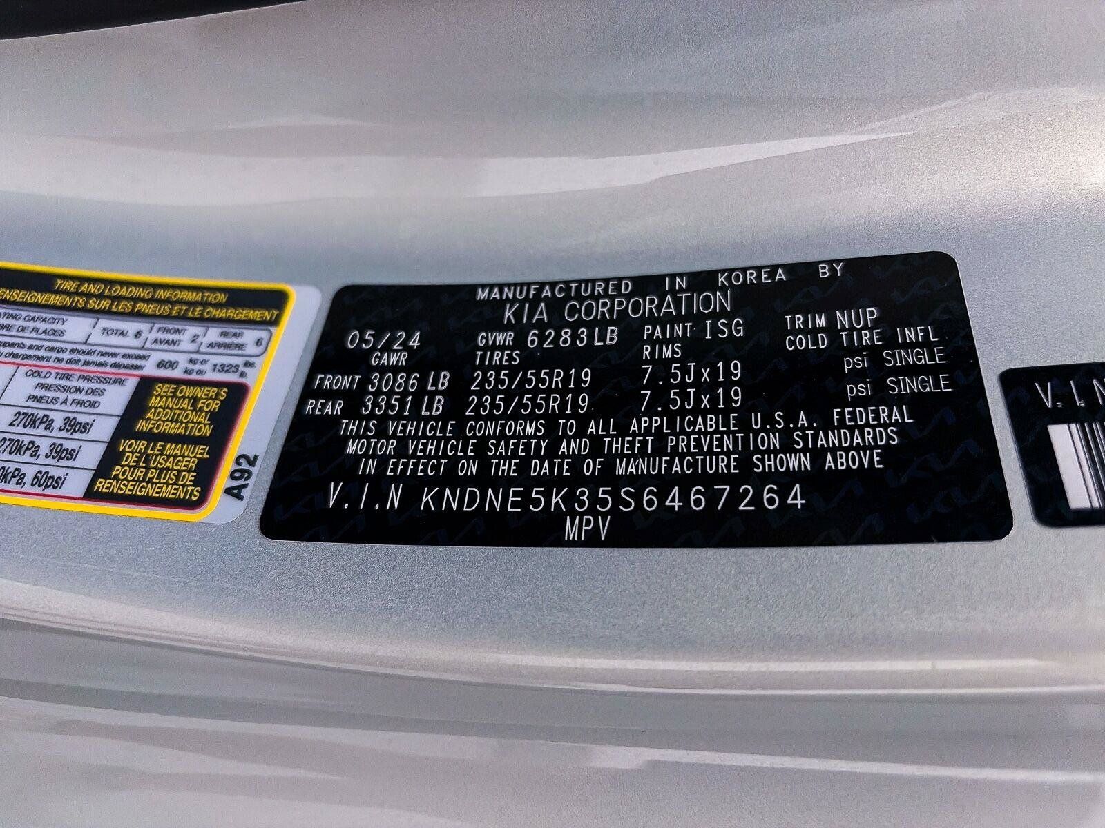 Used 2025 Kia Carnival SX FWD image 40