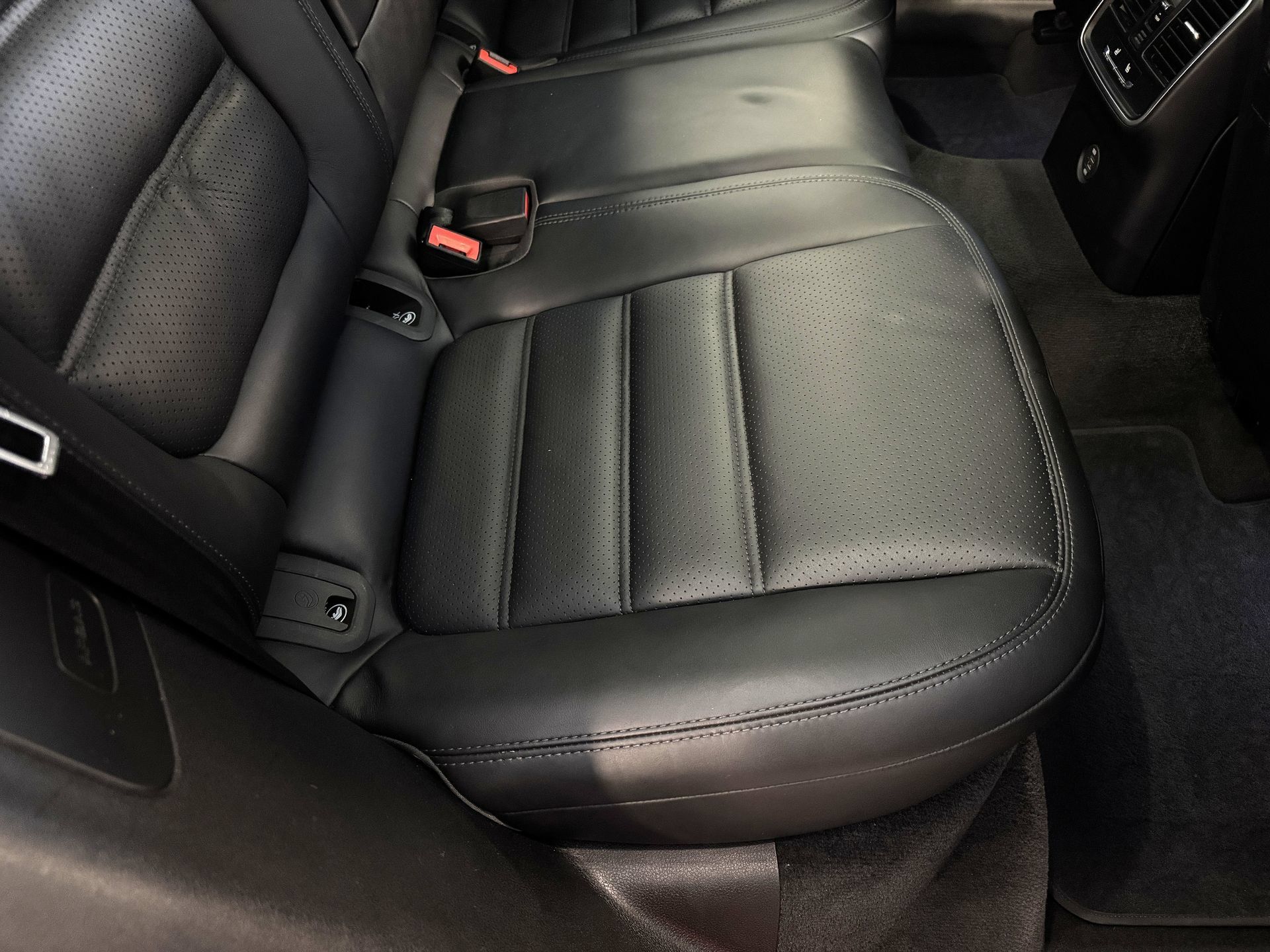Used 2018 Porsche Macan GTS AWD/4WD image 30