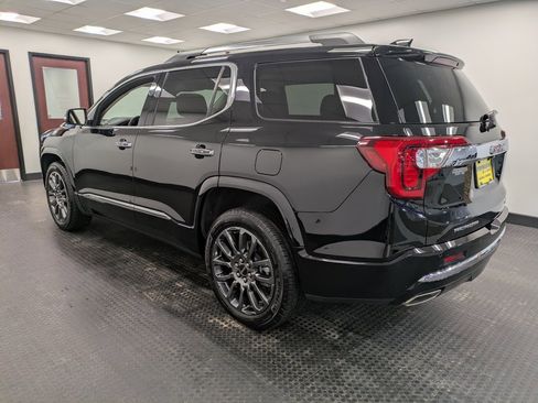 Used 2023 GMC Acadia Denali w/ Black Diamond Edition image 6