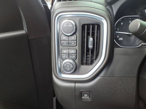 Used 2022 GMC Sierra 2500 SLT w/ SLT Premium Package AWD/4WD image 31