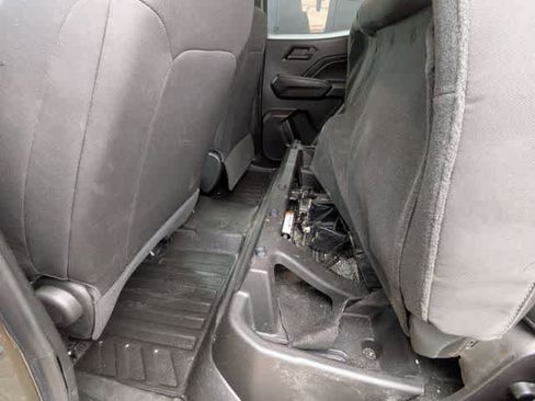 Used 2023 Chevrolet Colorado W/T image 19