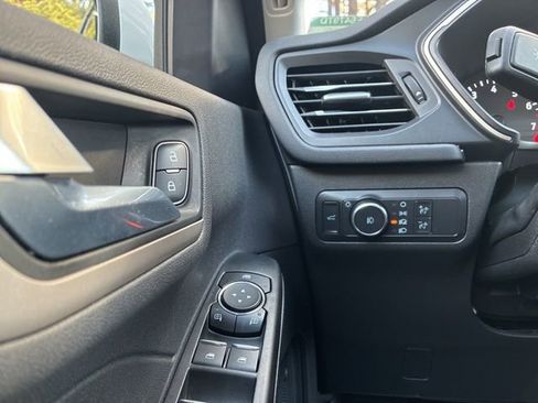 Used 2022 Ford Escape SEL image 26