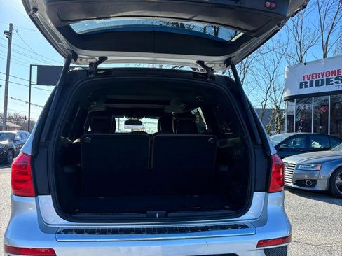 Used 2016 Mercedes-Benz GL 550 4MATIC image 3