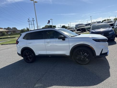 Used 2024 Honda CR-V Sport Touring image 11