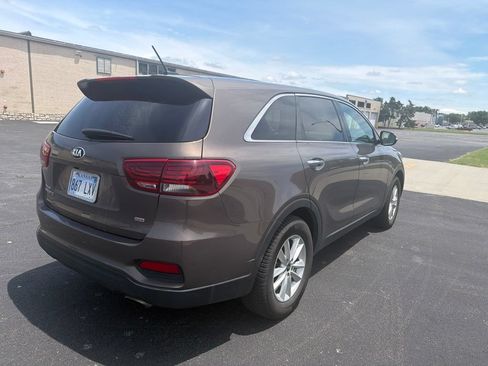 Used 2020 Kia Sorento LX FWD image 5