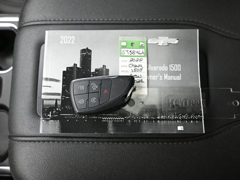 Used 2022 Chevrolet Silverado 1500 LT Trail Boss w/ LT Trail Boss Premium Package AWD/4WD image 20