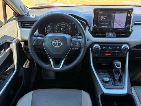 Used 2022 Toyota RAV4 Limited image 11