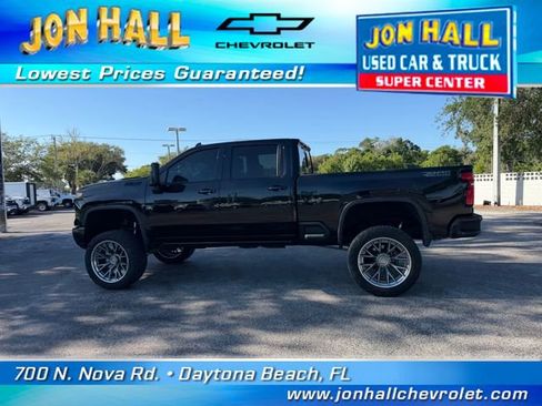 Used 2025 Chevrolet Silverado 2500 LTZ w/ LTZ Plus Package image 6
