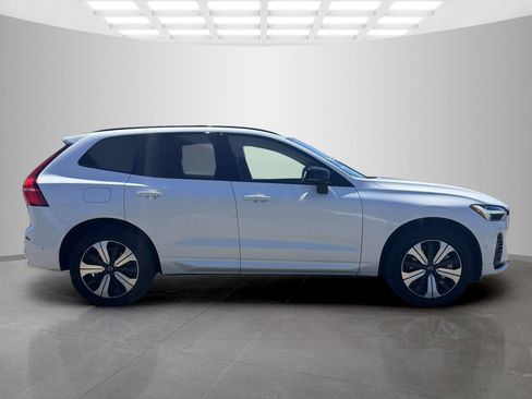 Used 2023 Volvo XC60 T8 Plus AWD/4WD image 4