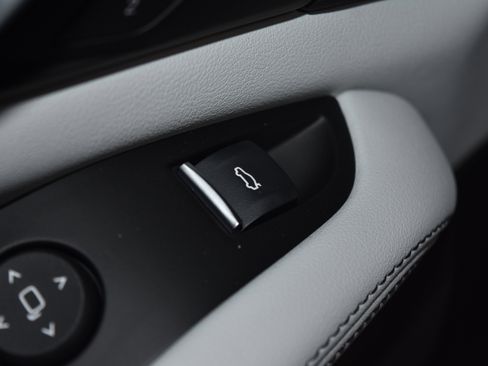 New 2026 BMW X5 xDrive40i w/ Executive Package image 6