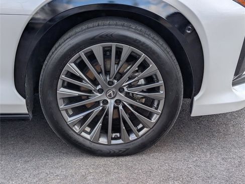 Used 2023 Lexus RZ 450e Premium image 10