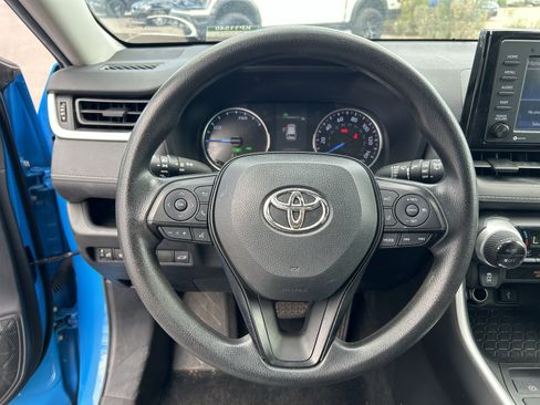 Used 2021 Toyota RAV4 XLE w/ Convenience Package image 18