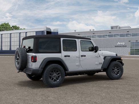 Used 2025 Jeep Wrangler Unlimited Sport AWD/4WD image 24