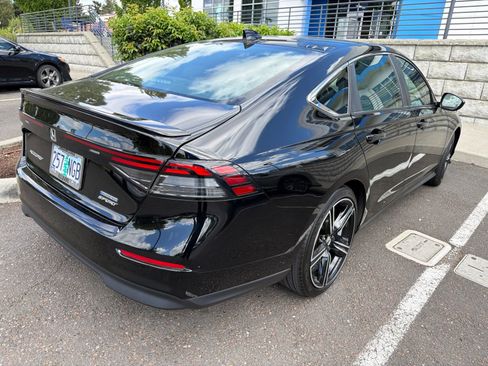 Used 2023 Honda Accord Sport image 4