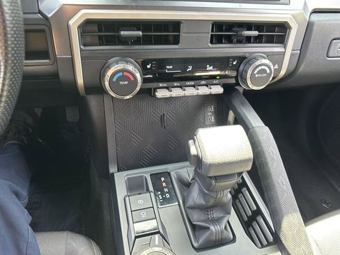 Used 2025 Toyota Tacoma SR5 AWD/4WD image 35