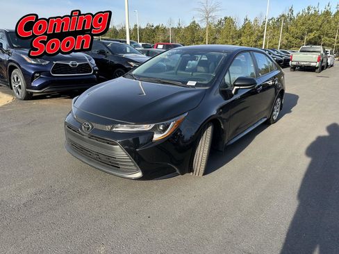 Certified 2025 Toyota Corolla LE image 2
