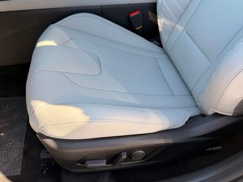 New 2026 Hyundai Elantra Limited FWD image 23