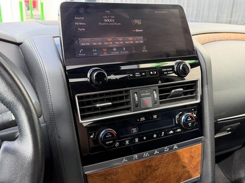 Used 2024 Nissan Armada SL image 11