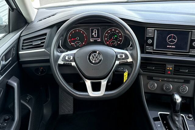 Used 2019 Volkswagen Jetta SE FWD image 14