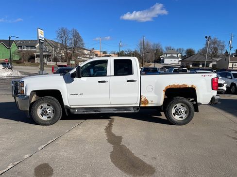 Used 2015 Chevrolet Silverado 2500 W/T w/ WT Convenience Package image 2
