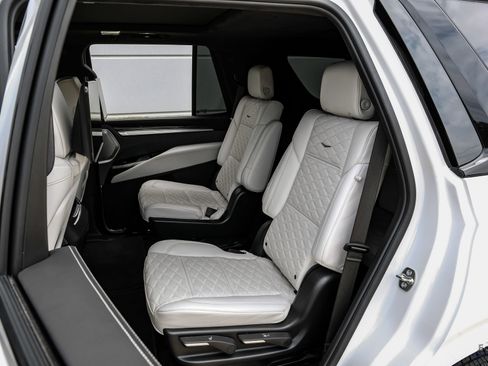 Used 2025 Cadillac Escalade V w/ LPO, ONYX Package AWD/4WD image 81