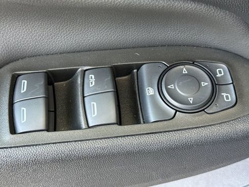 Used 2023 Chevrolet Equinox LT image 11