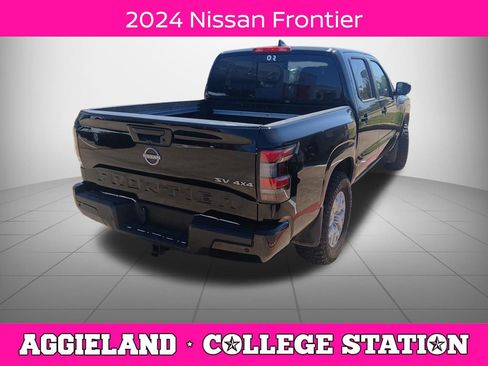 Used 2024 Nissan Frontier SV w/ SV Convenience Package image 2