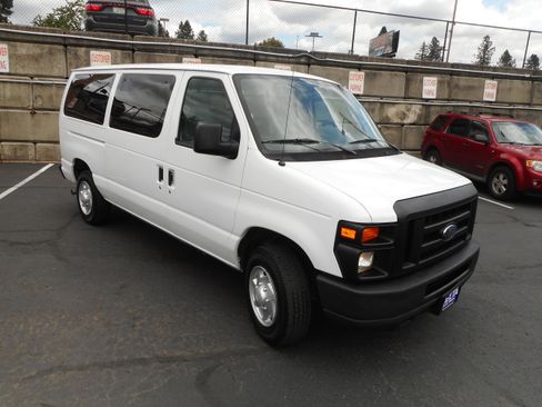 Used 2011 Ford E-150 and Econoline 150 Wagon w/ PWR Windows & Locks Group RWD image 5