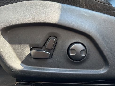 Used 2025 Jeep Compass Limited image 10