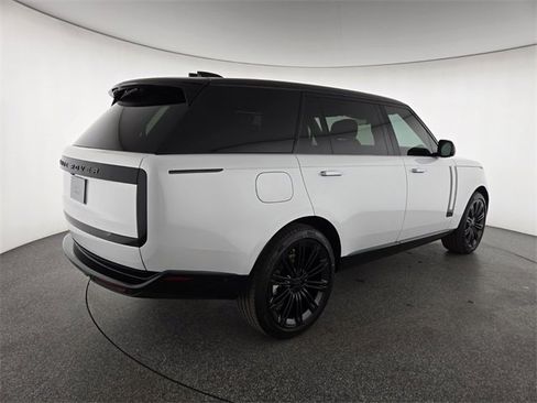 New 2026 Land Rover Range Rover Long Wheelbase SE image 2