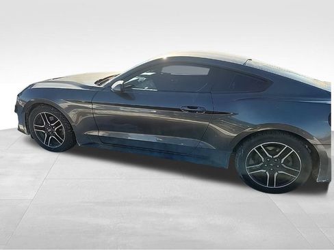 Used 2018 Ford Mustang Coupe image 7