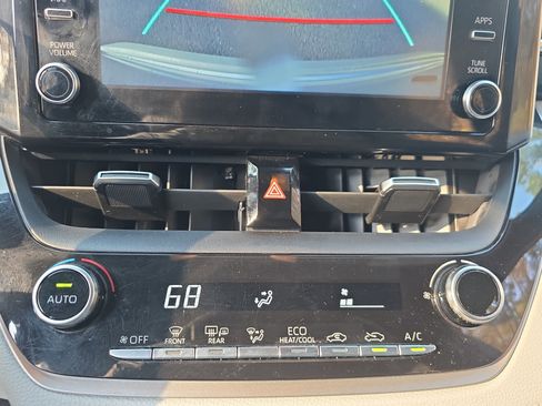 Used 2020 Toyota Corolla SE image 23