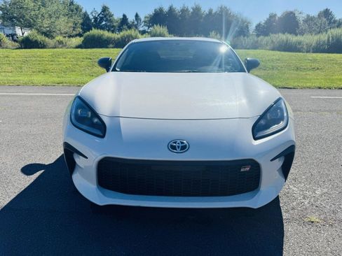 Used 2022 Toyota GR86 Premium w/ ALL Weather Mat Package (TMS) image 13