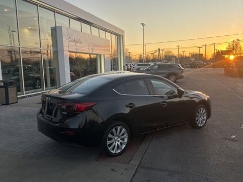 Used 2018 MAZDA MAZDA3 Touring image 10