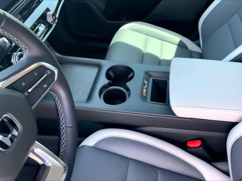 Used 2024 Honda Prologue Touring image 16