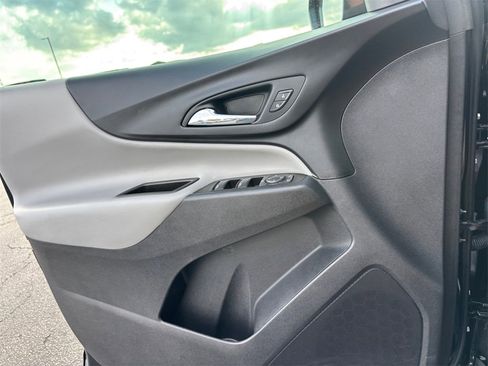 Certified 2024 Chevrolet Equinox LS image 23
