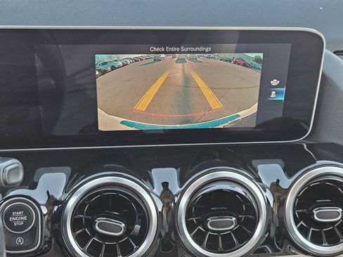 Used 2021 Mercedes-Benz GLA 250 4MATIC image 17