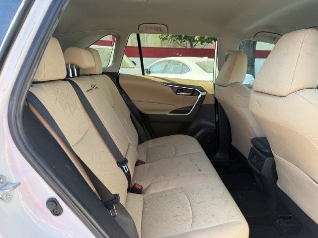 Used 2023 Toyota RAV4 XLE FWD image 30