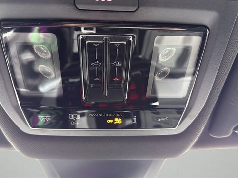 Used 2025 Volkswagen Atlas Cross Sport SEL R-Line image 37