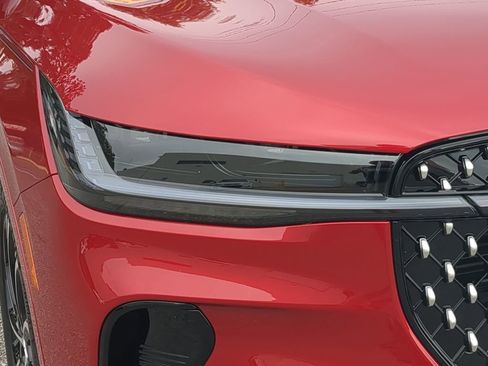 Used 2024 Lincoln Nautilus Reserve image 18