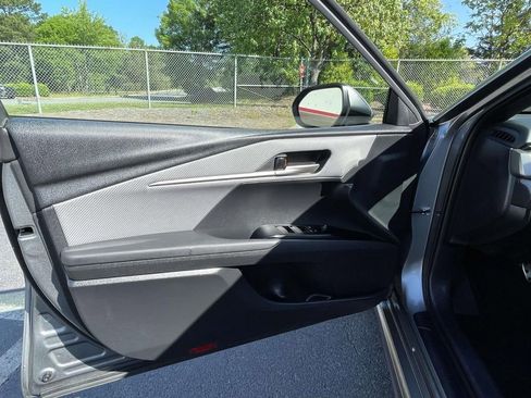 Used 2025 Toyota Camry SE w/ Convenience Package FWD image 25