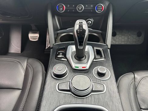 Used 2023 Alfa Romeo Stelvio Sprint AWD/4WD image 44