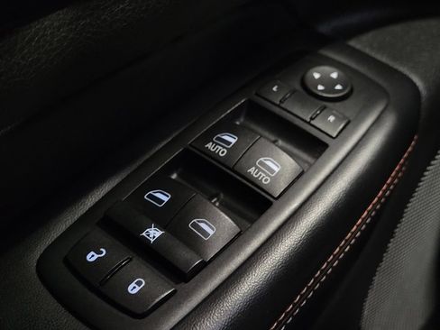 Used 2016 Jeep Grand Cherokee Laredo 75th Anniversary image 27