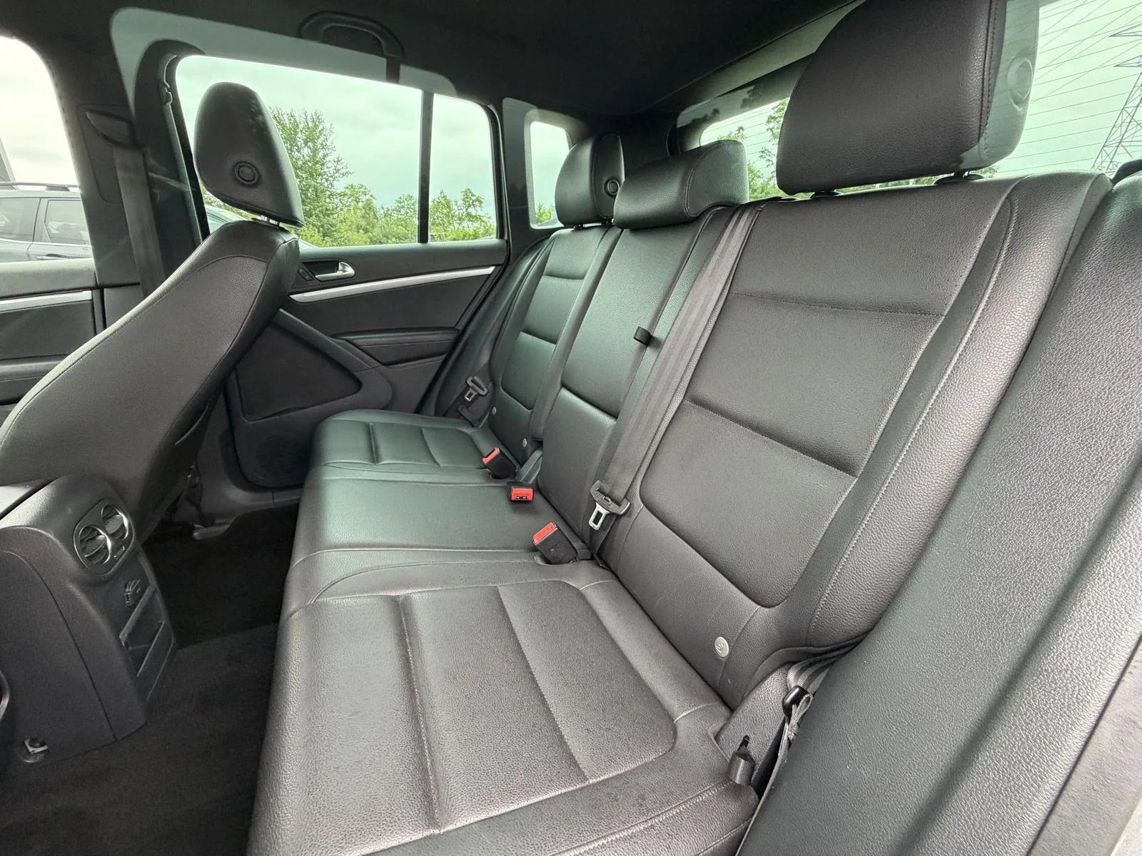 Used 2016 Volkswagen Tiguan R-Line FWD image 17