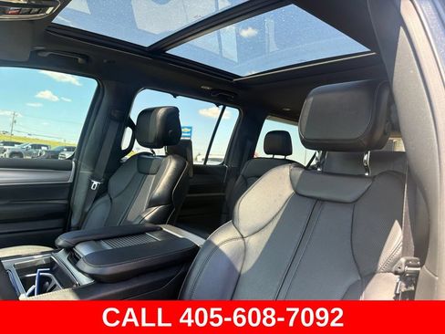 Used 2024 Jeep Wagoneer L Series II w/ Convenience Group I AWD/4WD image 10