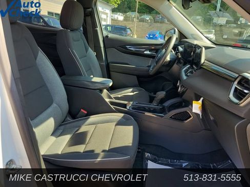 Used 2024 Chevrolet TrailBlazer LT w/ Driver Confidence Package AWD/4WD image 25